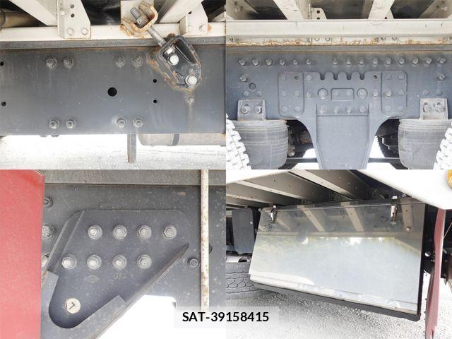 Nissan QUON 2020-06 8661173-17
