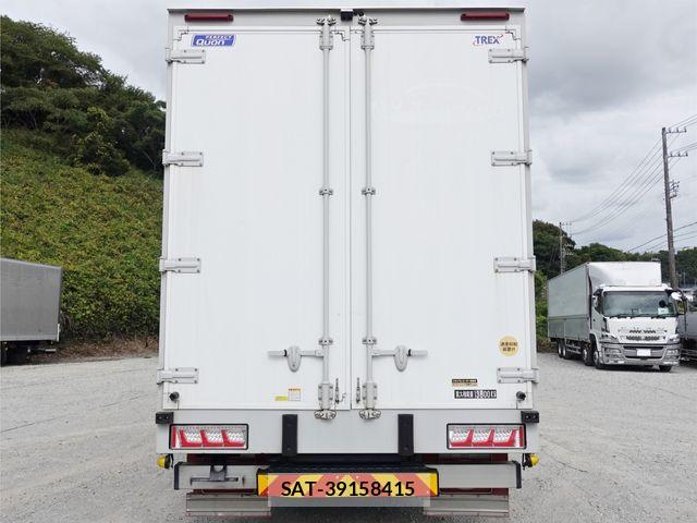 Nissan QUON 2020-06 8661173-5