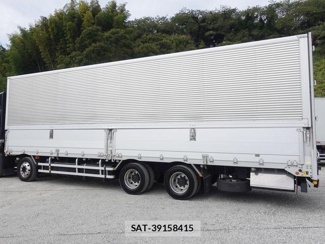 Nissan QUON 2020-06 8661173-6
