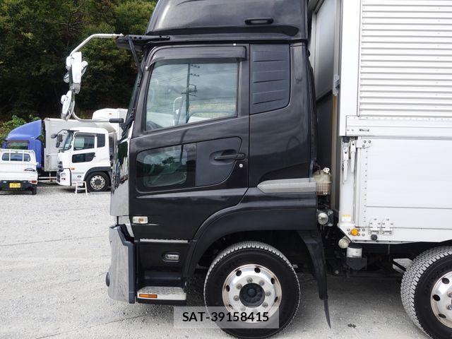 Nissan QUON 2020-06 8661173-8