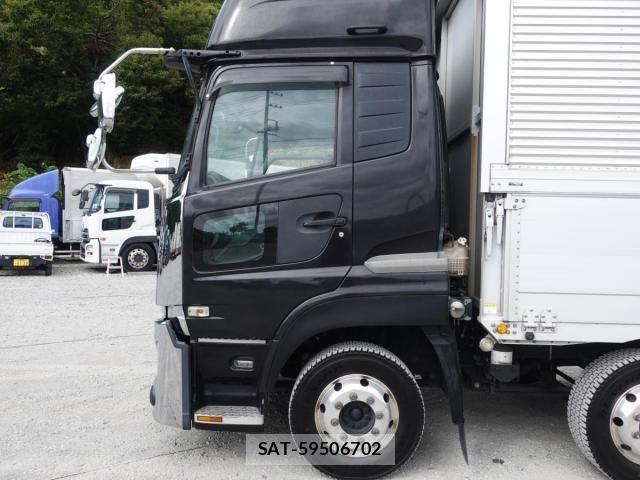 Nissan QUON 2020-06 8661171-9