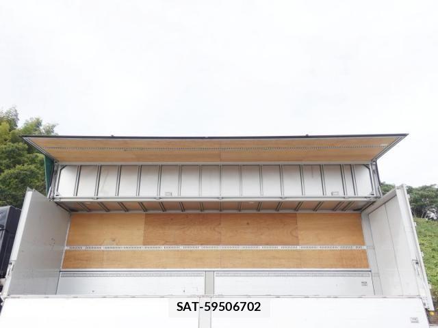 Nissan QUON 2020-06 8661171-11