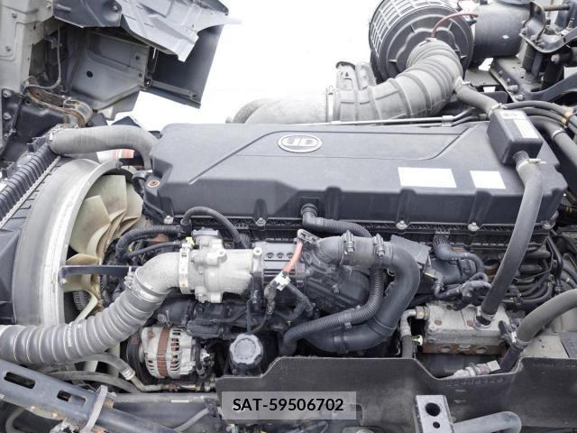 Nissan QUON 2020-06 8661171-15