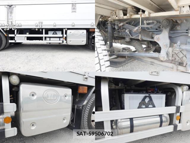 Nissan QUON 2020-06 8661171-17