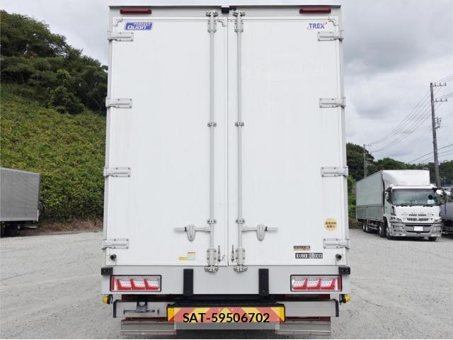 Nissan QUON 2020-06 8661171-6