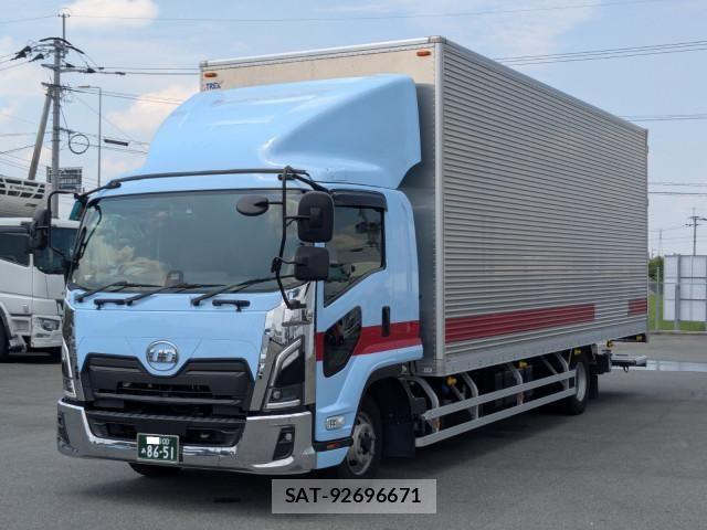 Nissan QUON 2025-11 8661167-0