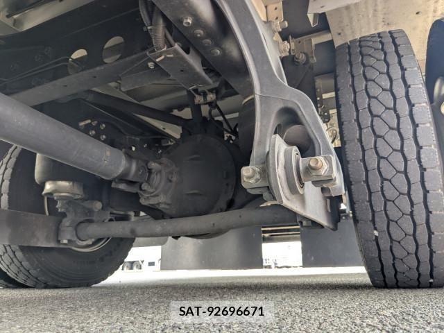 Nissan QUON 2025-11 8661167-10