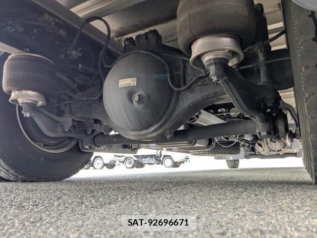 Nissan QUON 2025-11 8661167-13