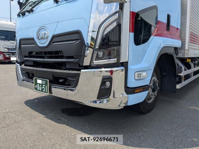 Nissan QUON 2025-11 8661167-20