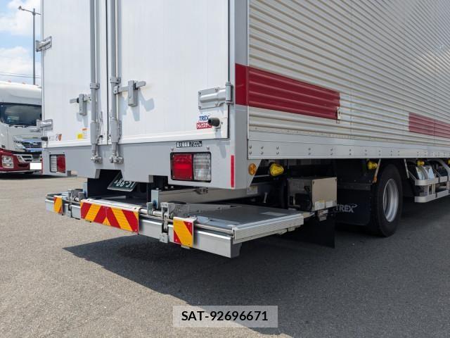 Nissan QUON 2025-11 8661167-5