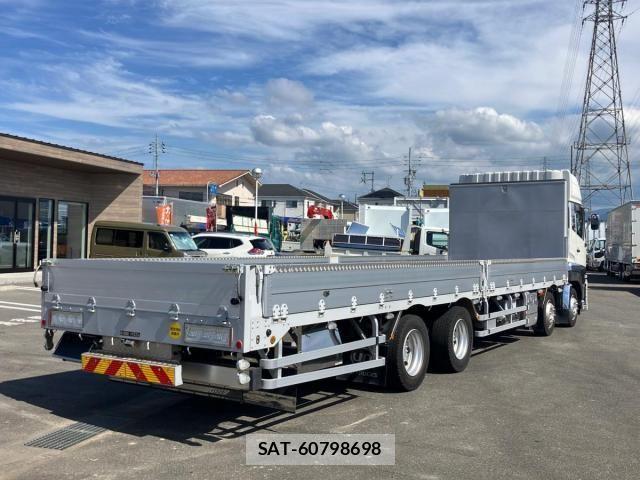 Nissan QUON 2017-10 8661170-2