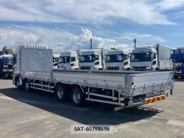 Nissan QUON 2017-10 8661170-3