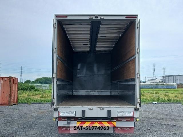 Nissan QUON 2022-01 8666790-2
