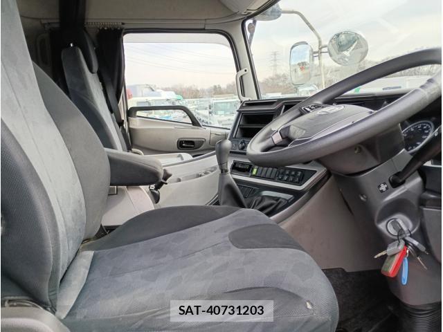 Nissan QUON 2020-03 8666791-16