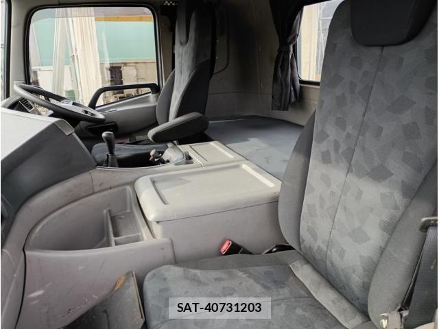 Nissan QUON 2020-03 8666791-17