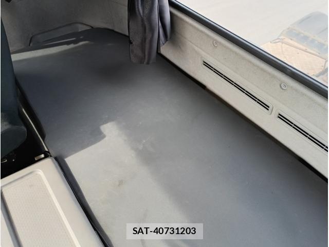 Nissan QUON 2020-03 8666791-18