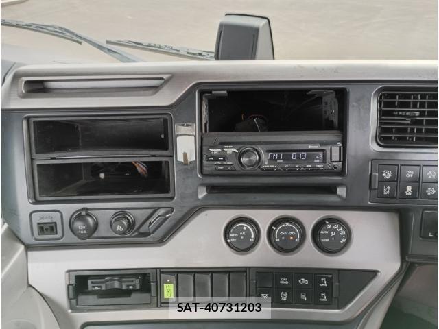 Nissan QUON 2020-03 8666791-21