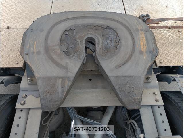 Nissan QUON 2020-03 8666791-5