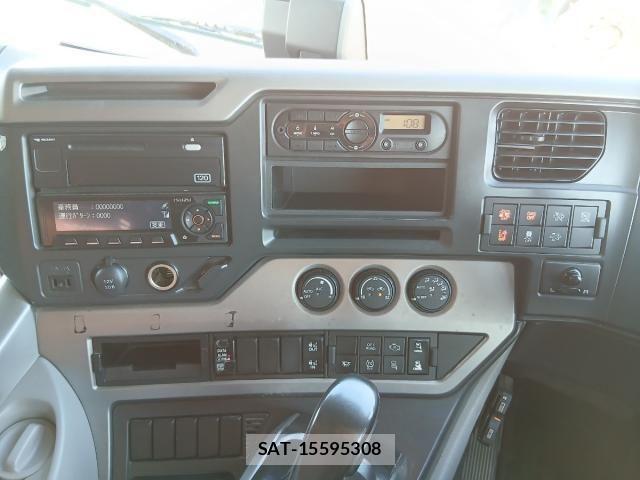 Nissan QUON 2022-01 8686384-13