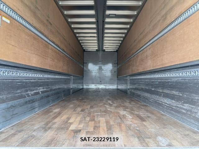 Nissan QUON 2022-01 8686383-10