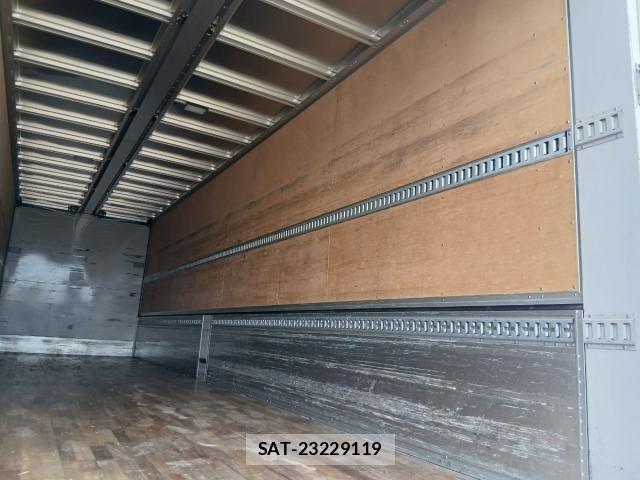 Nissan QUON 2022-01 8686383-12