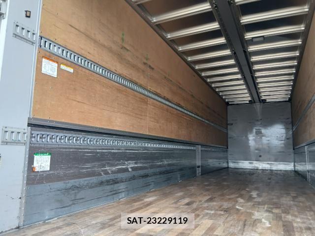 Nissan QUON 2022-01 8686383-15