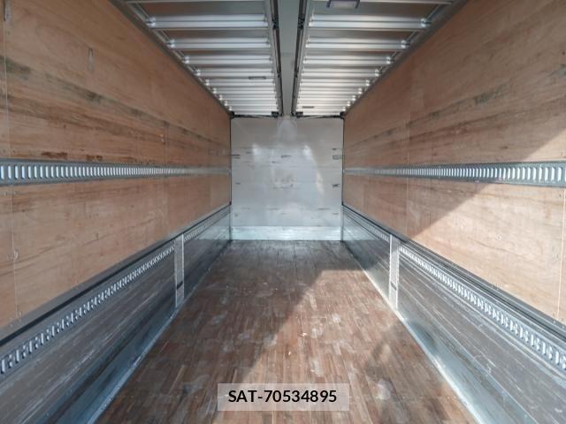 Nissan QUON 2022-01 8686382-13