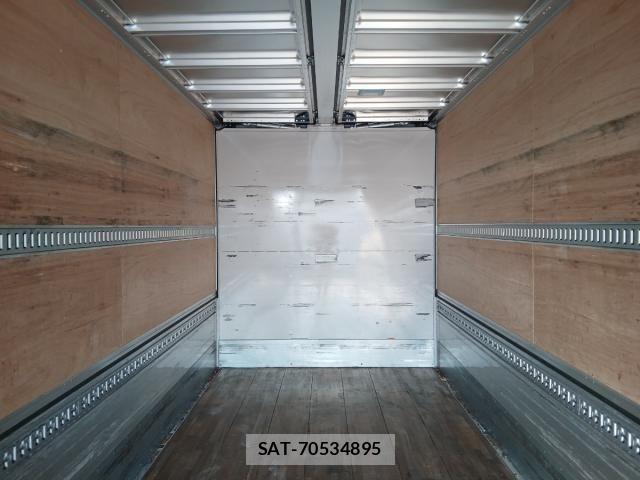 Nissan QUON 2022-01 8686382-14