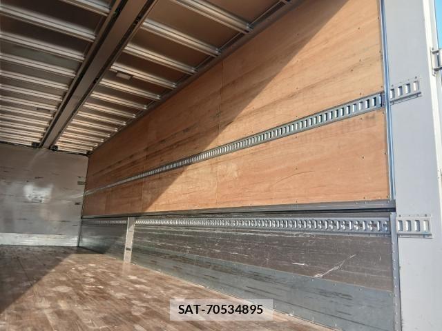 Nissan QUON 2022-01 8686382-8