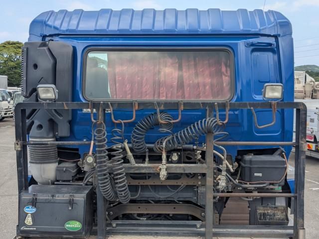 Nissan QUON 2017-08 8733049-13