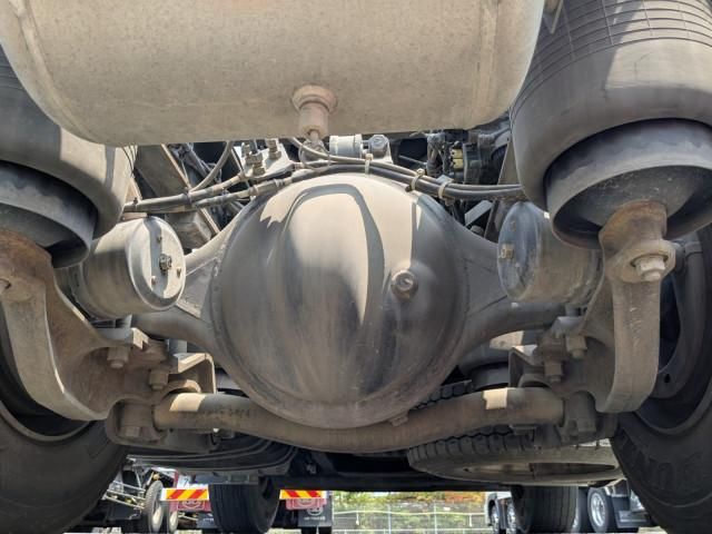 Nissan QUON 2017-08 8733049-19