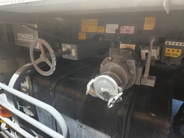 Nissan QUON 2007-12 8733036-12