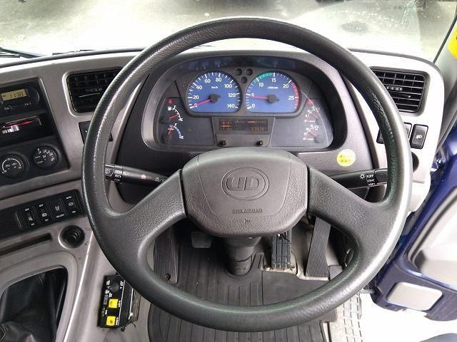 Nissan QUON 2014-12 8733032-14