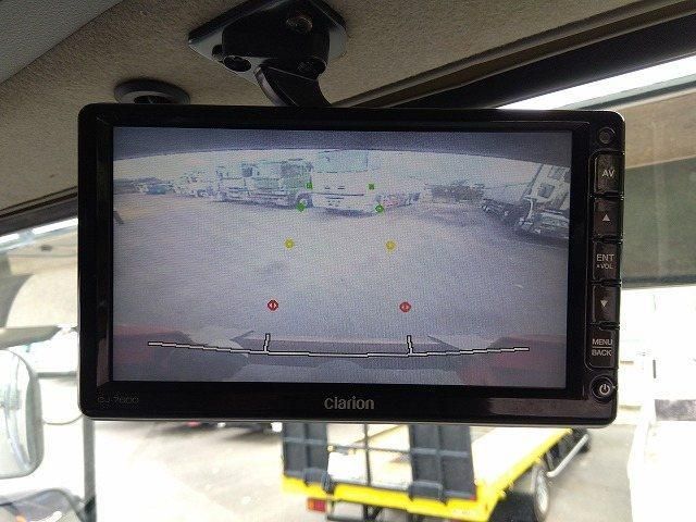 Nissan QUON 2014-12 8733032-17
