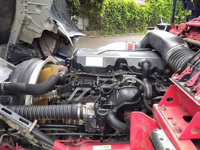 Nissan QUON 2014-12 8733032-19
