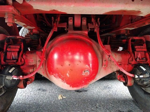 Nissan QUON 2014-12 8733032-23