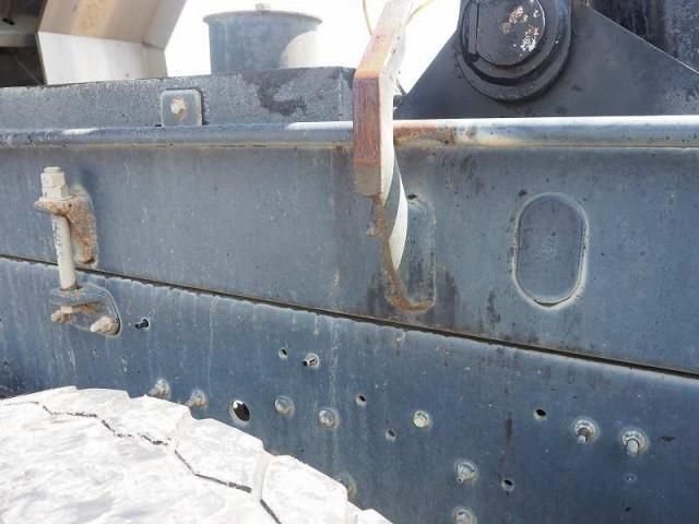 Nissan QUON 2015-01 8733035-15
