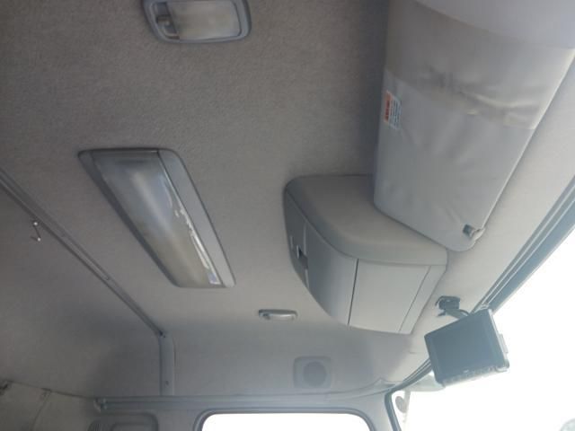 Nissan QUON 2008-08 8733050-29