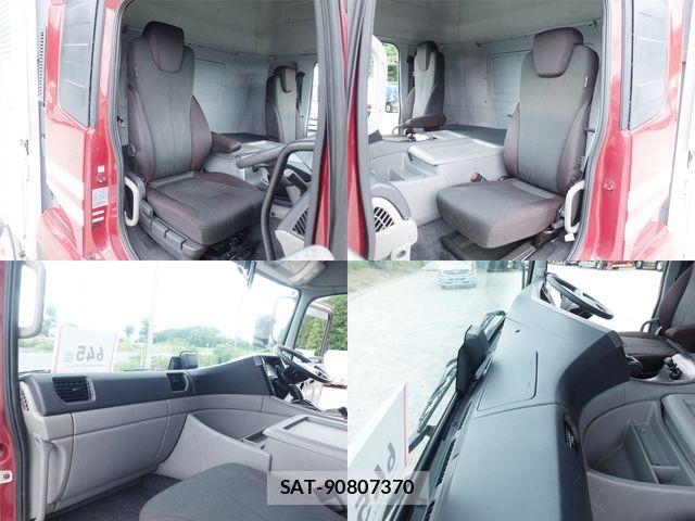 Nissan QUON 2021-10 8745421-17