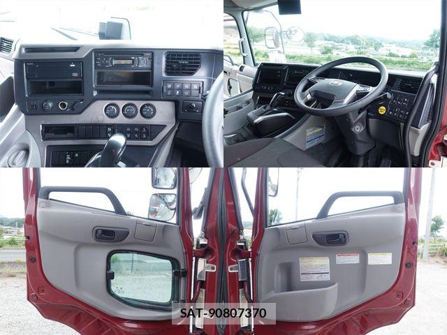 Nissan QUON 2021-10 8745421-18