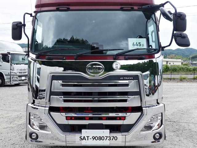 Nissan QUON 2021-10 8745421-1