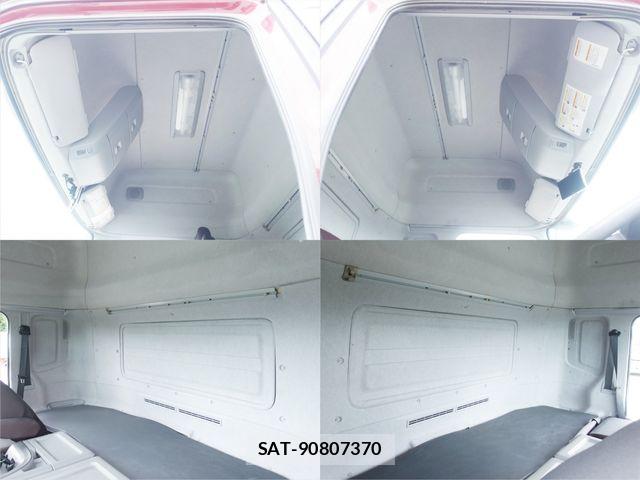 Nissan QUON 2021-10 8745421-20