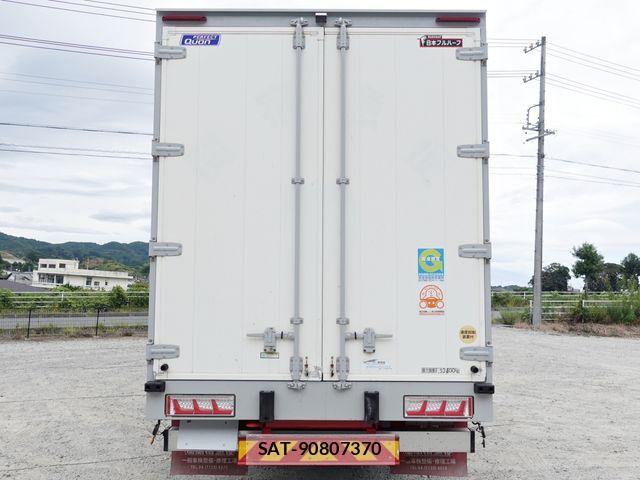 Nissan QUON 2021-10 8745421-5