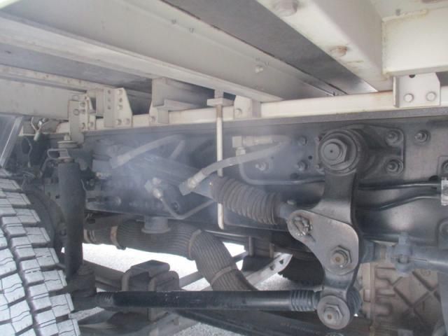 Nissan QUON 2020-09 8733031-14
