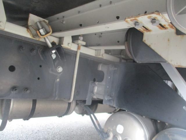 Nissan QUON 2020-09 8733031-16