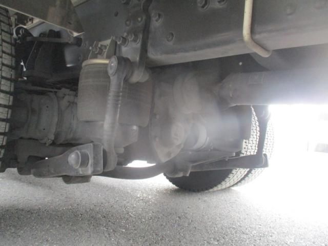 Nissan QUON 2020-09 8733031-17