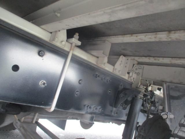 Nissan QUON 2020-09 8733031-24