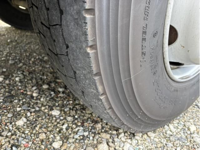Nissan QUON 2017-02 8770745-11