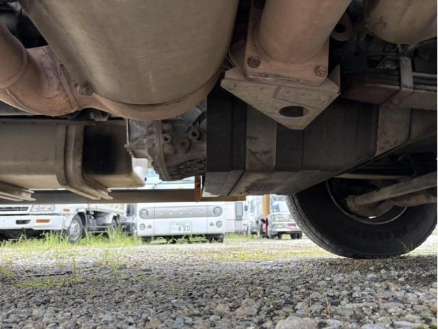 Nissan QUON 2017-02 8770745-14