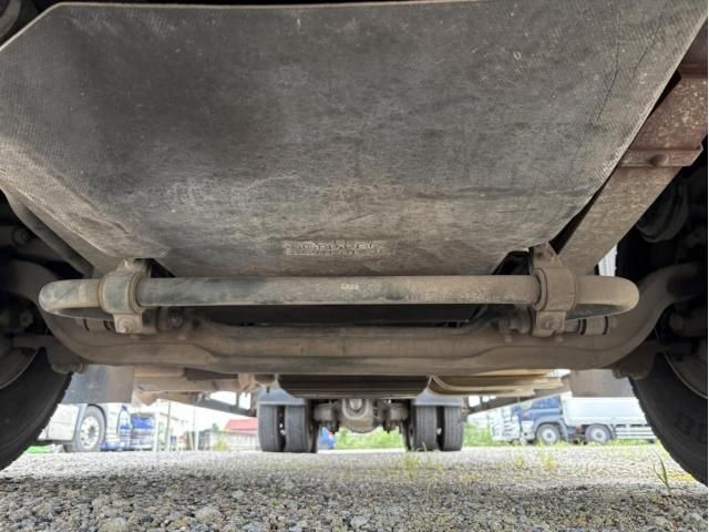 Nissan QUON 2017-02 8770745-15
